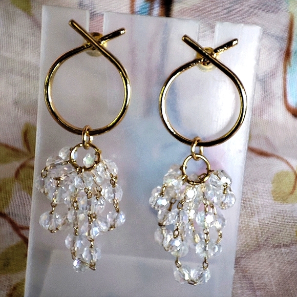 Unsigned Gold Tone Circle Knot Crystal Clear Chain Strung Pierced Earrings NWOT - Picture 3 of 7